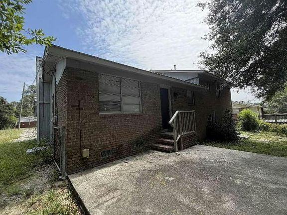 3rd image of 2152 Rosier Rd