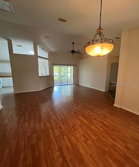 5048 NW 35th St — Photo 9