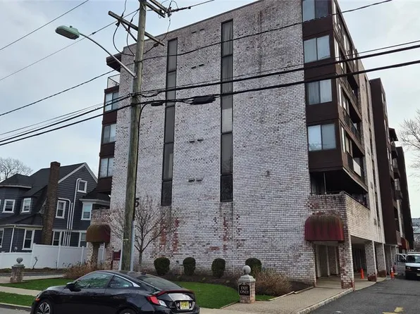 55 Clinton Pl APT 304, Hackensack, NJ 07601