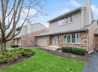 102 Commons Dr, Palos Park, IL 60464