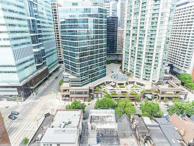 633 Bay St #2021 — Photo 14