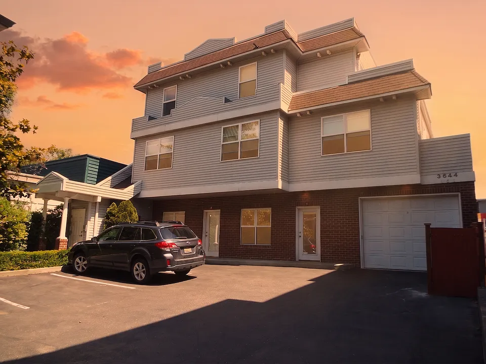 3644 Woodland Park Apartments are located in Wallingford