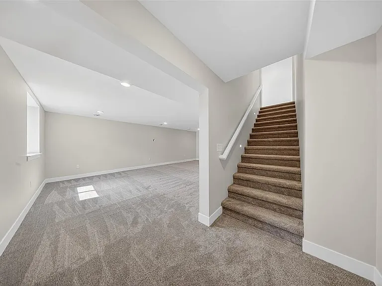 1275 Eisenhower Blvd — Photo 24