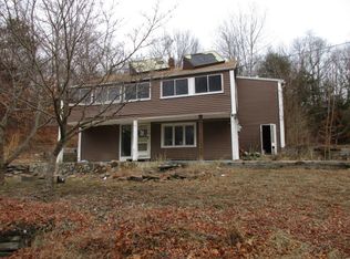 18 Church St, Versailles, CT 06383