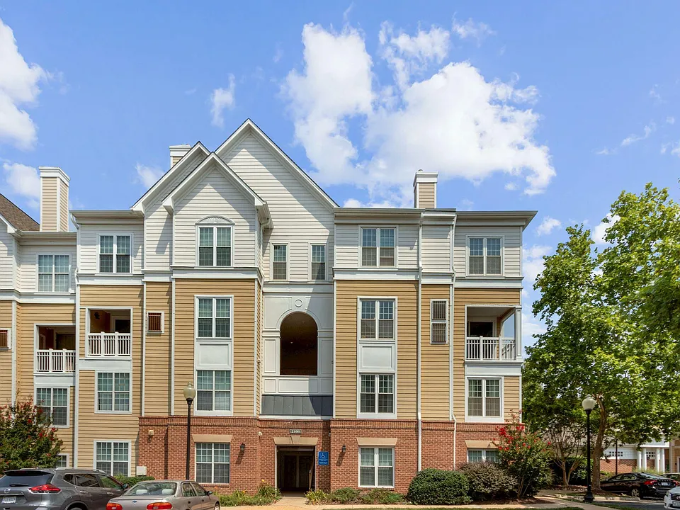 2108 Highcourt Ln #305