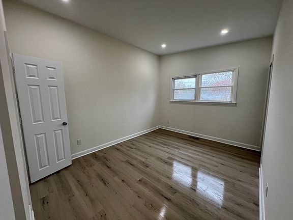 3rd image of 1123 Grant Ave #1