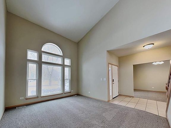 4th image of 326 Clarewood Cir