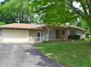 6677 Lakeview Dr, Kinsman, OH