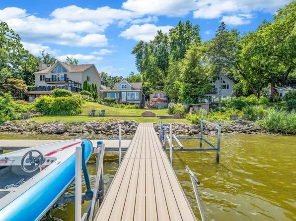 4018 Pitzen Rd, Johnsburg, IL 60051