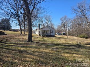 75 40th St NW, Hickory, NC 28601