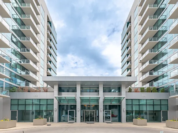 123 S Green St APT 1102B, Chicago, IL 60607