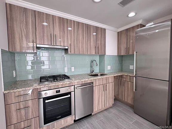 4th image of 13227 41st Road #6C