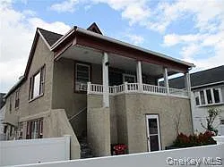 3 bed, 1.0 bath, 1102 sqft, $4,000 — Photo 1