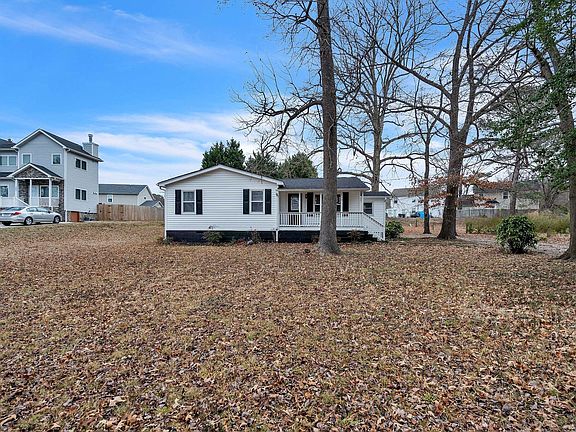 2nd image of 2400 Dorety Pl