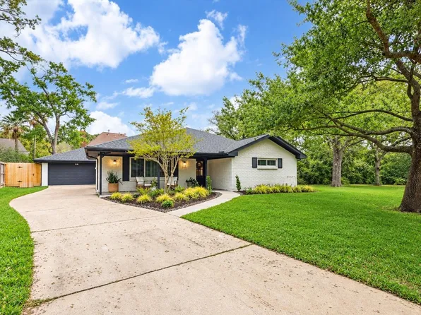 8822 Croes Dr, Houston, TX 77055