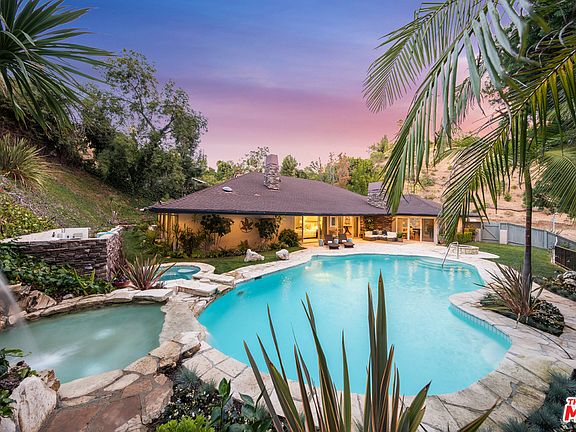 2nd image of 2259 San Ysidro Dr