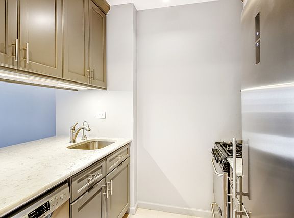 3rd image of 233 E 86th St APT 15B