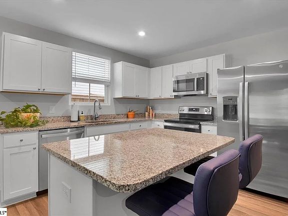 5th image of 123 Lily Park Way