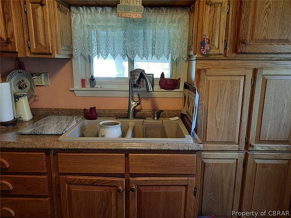 5th image of 142 S Bay Haven Dr
