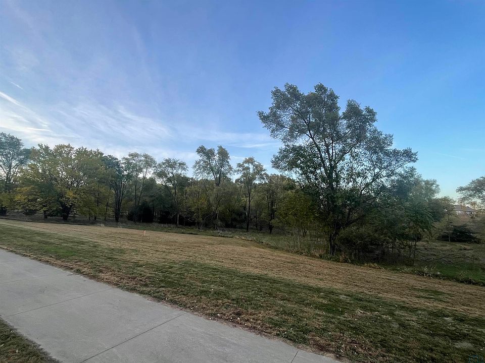 2nd image of Outer Dr