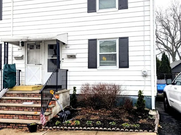 651 Crescent Dr, Bound Brook, NJ 08805