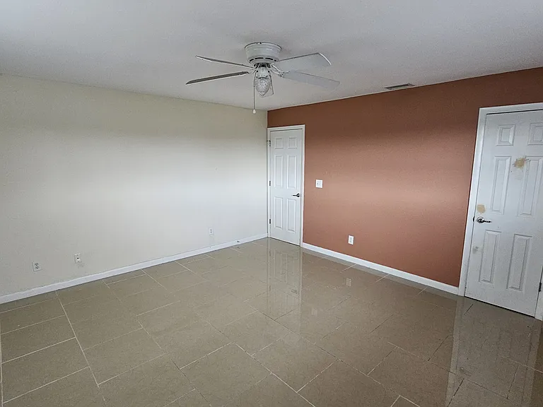 1124 SE 6th Ave — Photo 20