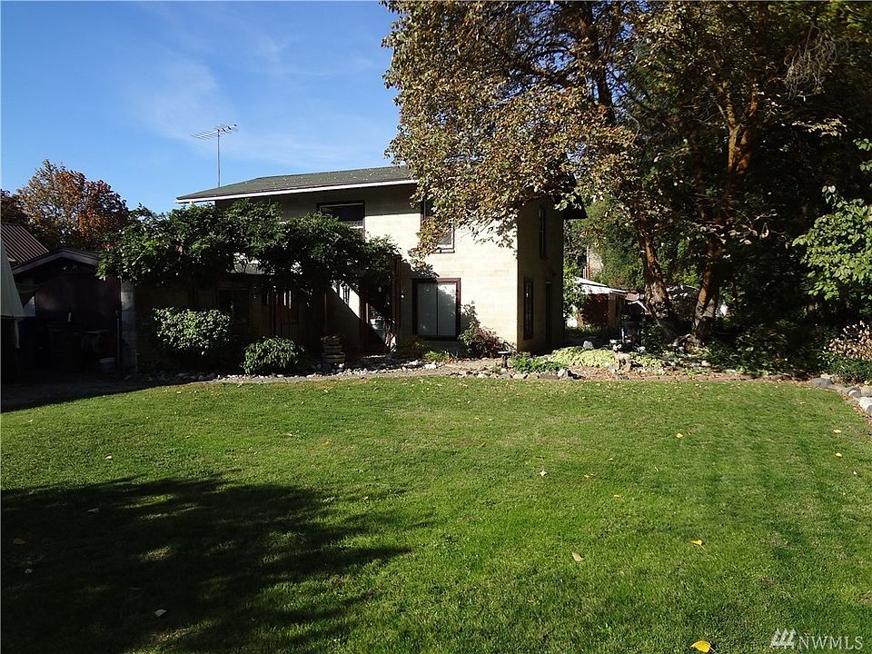 1st image of 301 Pioneer Ave