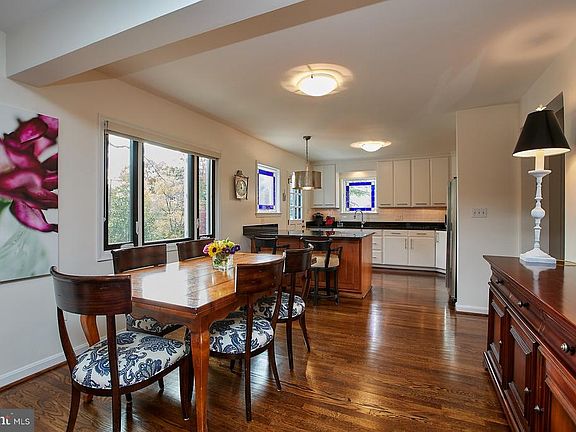 5th image of 3107 Shadeland Dr