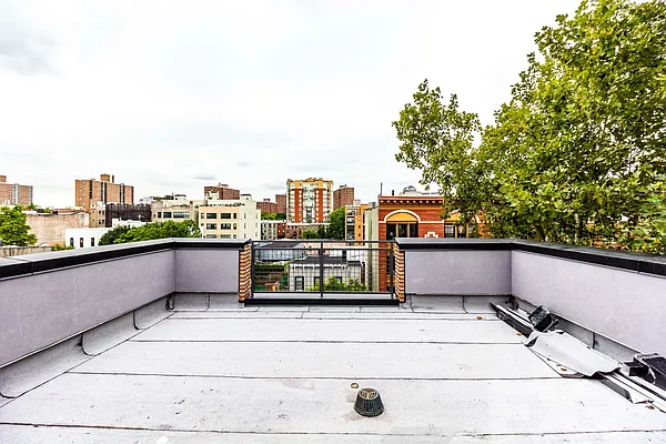 Rented by EXR | media 15