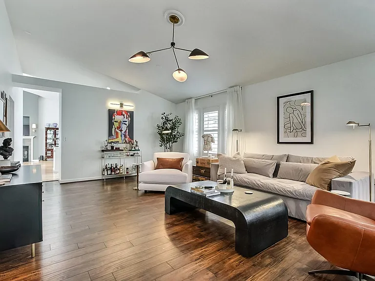 2285 Palisade Blvd — Photo 15