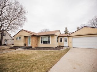 109 Ridge Rd, Morris, MN 56267
