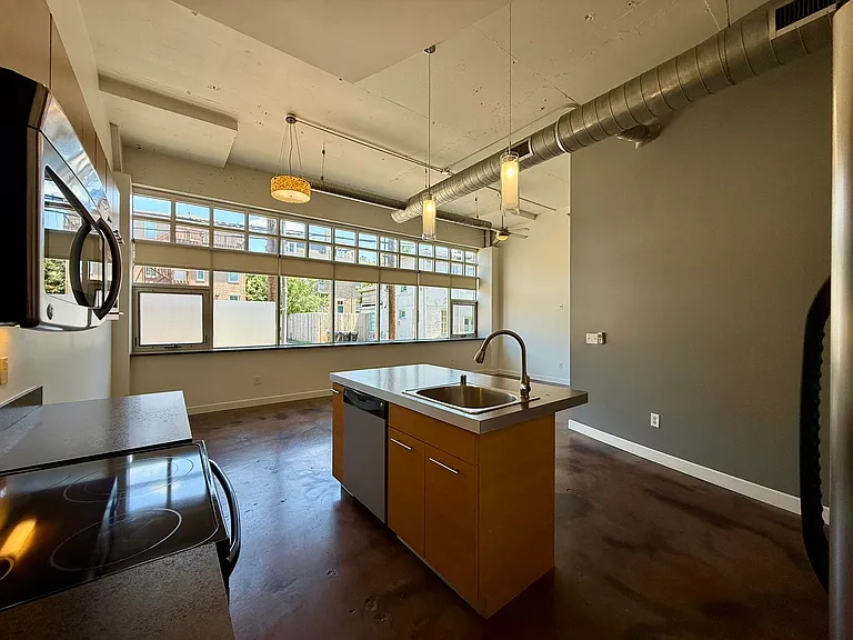 Central Park Lofts — Photo 39