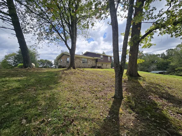 55 19th St, Tracy City, TN 37387