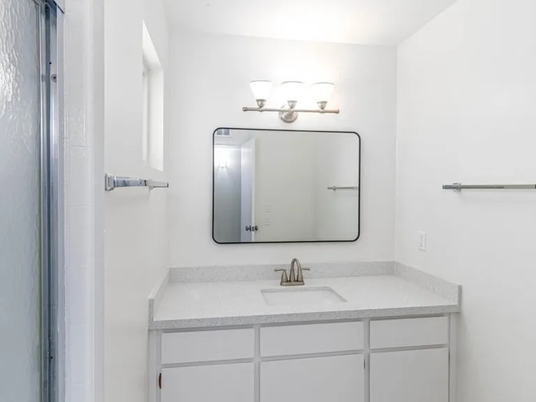 1303 W Devonshire St #1 — Photo 21