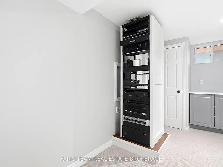 3 Prince William Way — Photo 35