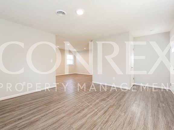 3rd image of 303 Idlewild Ave