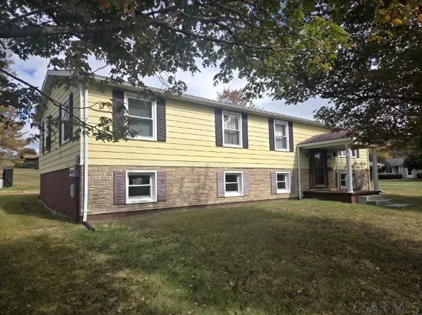 270 Pine St, Central City, PA 15926