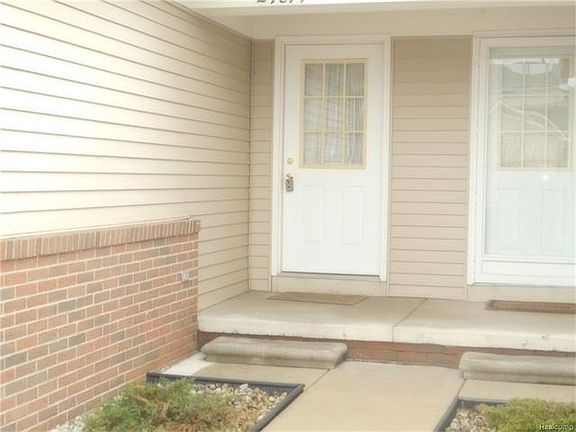 3rd image of 21891 Concord Dr