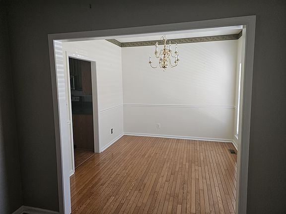 2nd image of 9823 Minuteman Ct
