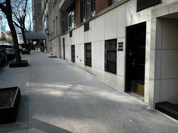 750 Park Avenue 1C image 1 of 9