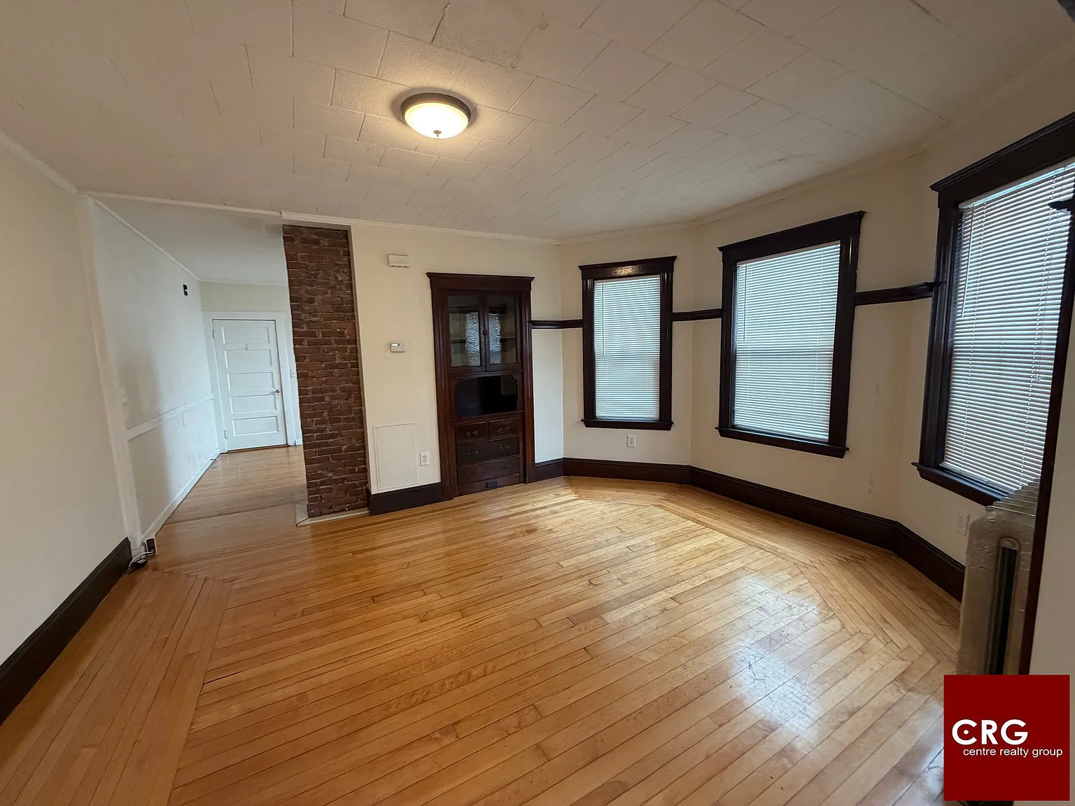 3 bed, 1.0 bath, 1540 sqft, $3,800 — Photo 4