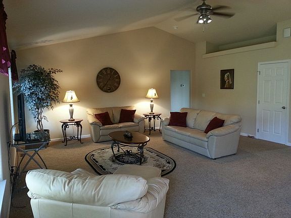 5th image of 1207 SE Trentwood Dr