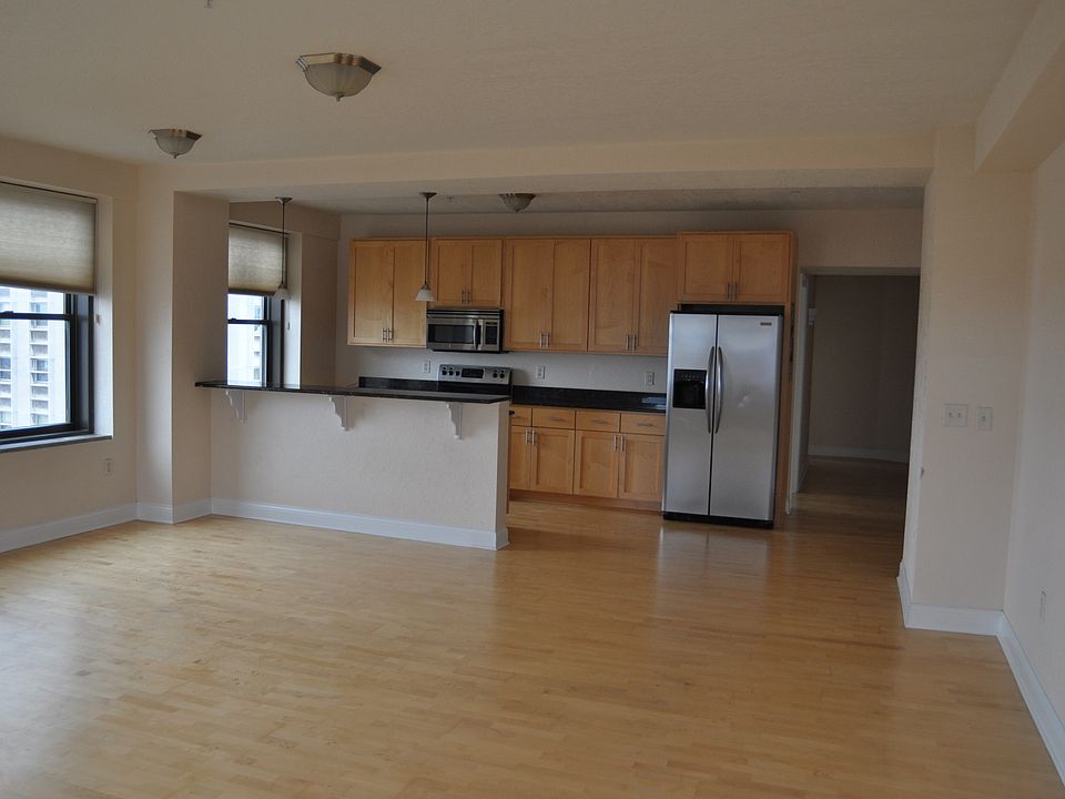 1st image of 606 W Wisconsin Ave Unit 1402