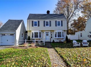 14 Greenacres Ave, West Hartford, CT 06107