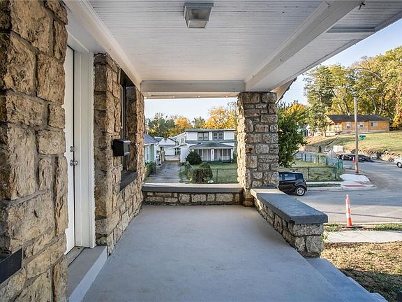 4th image of 3347 Askew Ave