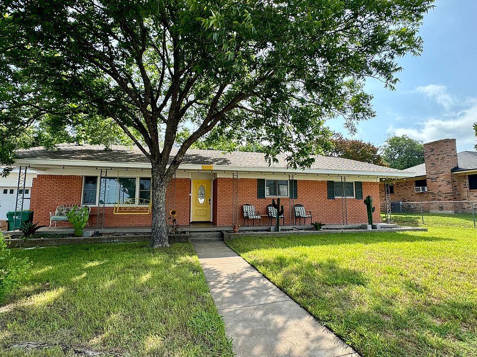 1st image of 109 N McLendon Dr