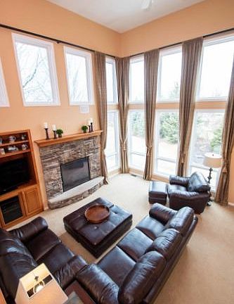 3rd image of 1880 Topaz Dr