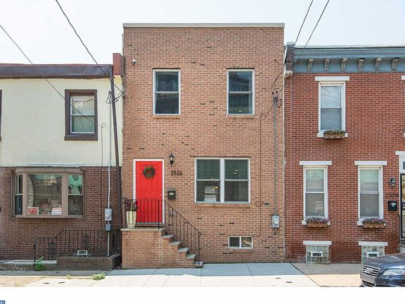 2nd image of 2526 E Hagert St