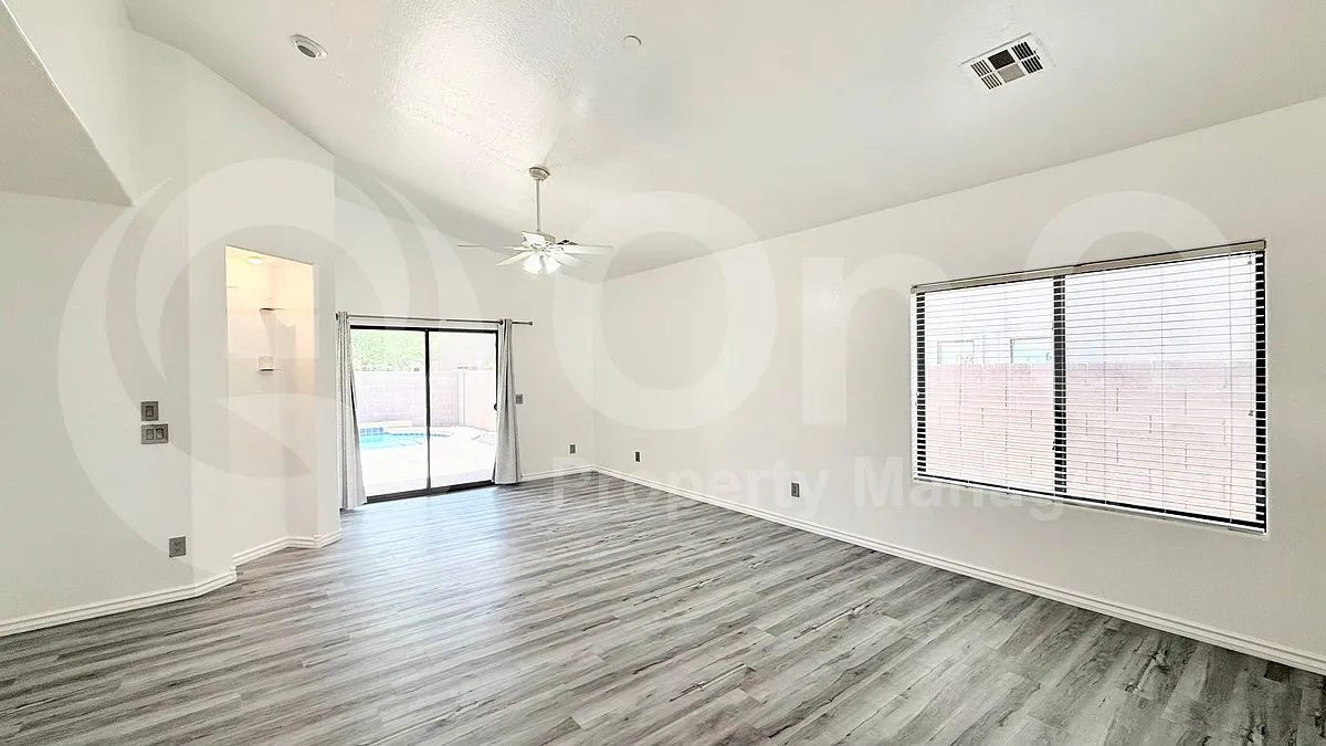 3 bed, 2.0 bath, 1599 sqft, $2,500 — Photo 4