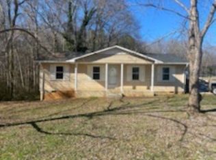 124 Strawberry Dr, Inman, SC 29349